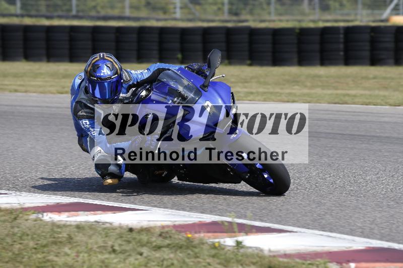 Archiv-2025/49 26.08.2025 Cornu Master School ADR/blau-bleu/0-2